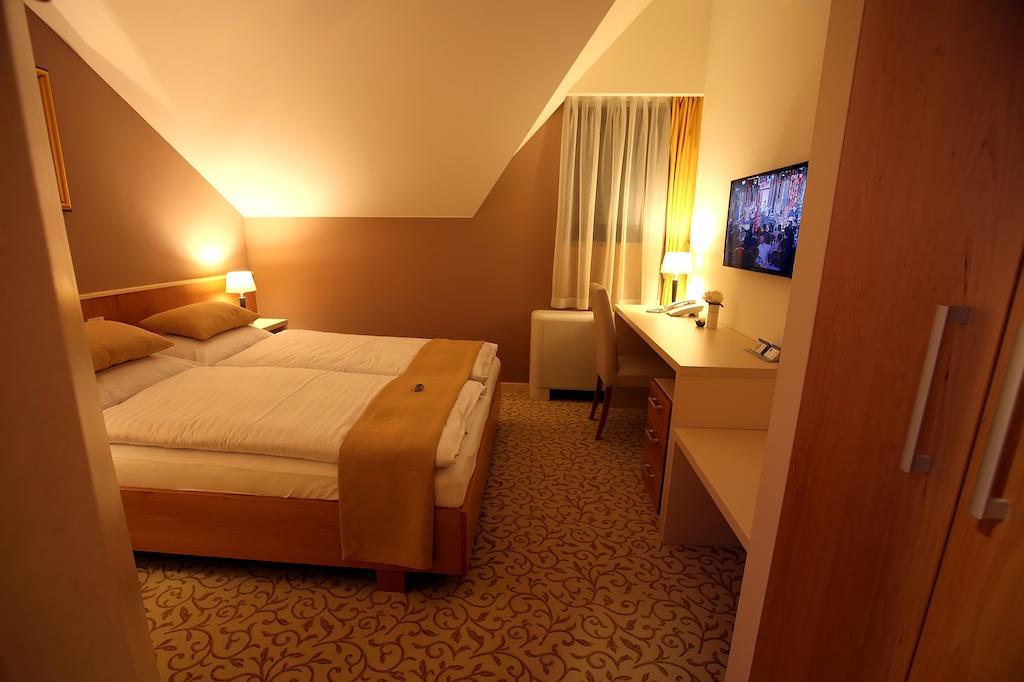 Hotel Gallus Sesvete Exterior photo