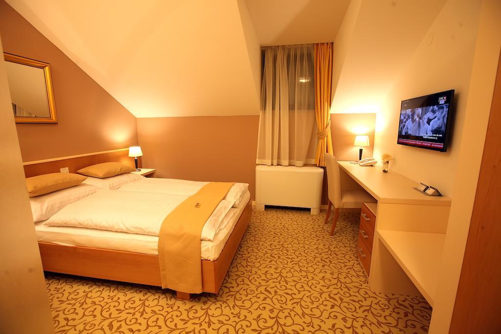 Hotel Gallus Sesvete Exterior photo