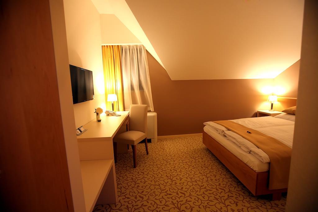 Hotel Gallus Sesvete Exterior photo