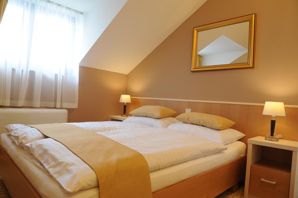 Hotel Gallus Sesvete Exterior photo